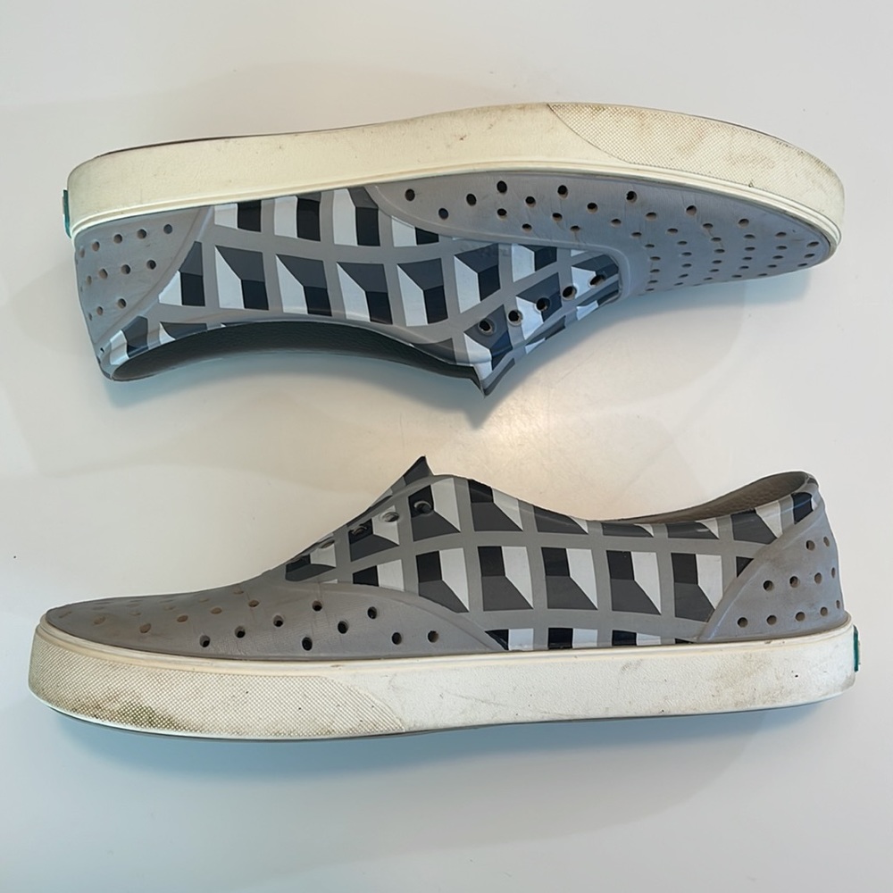Native Shoes - Picture 7 of 8